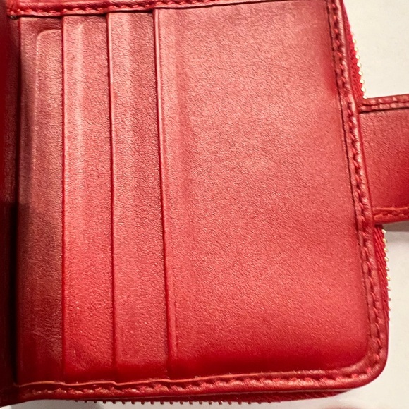 Gucci Scarlet Leather Accessory - Picture 6 of 7